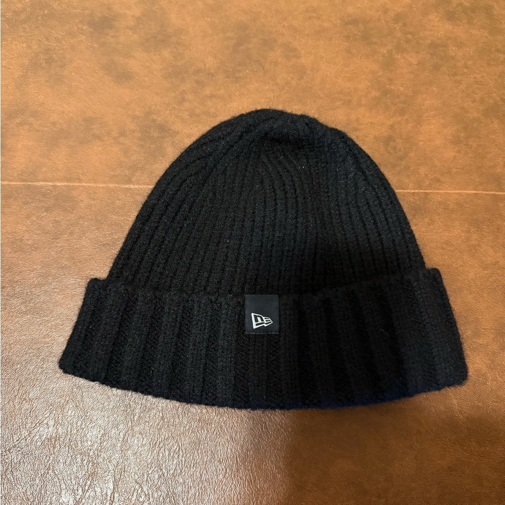 New Era Classic Black Ribbed Beanie